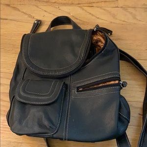 Adorable tignanello backpack